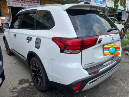 Mitsubishi Outlander 2.0CVT màu Trắng  sản xuất 2021 odo 13.900km xe cực hiếmz5480938041871_16b9fe0b552830c10231a098c0f82fa5